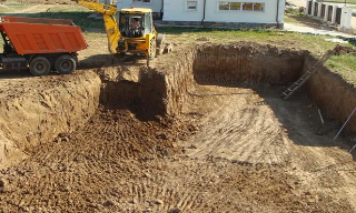 Рытье котлованов под фундамент в Балашове – цена от 2614 руб. за м3 | 2Землекопа-Бла