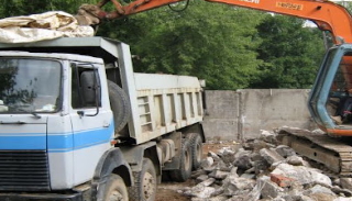 Вывоз строительного мусора с участка в Балашове недорого от 1569 руб. | 2Землекопа-Бла